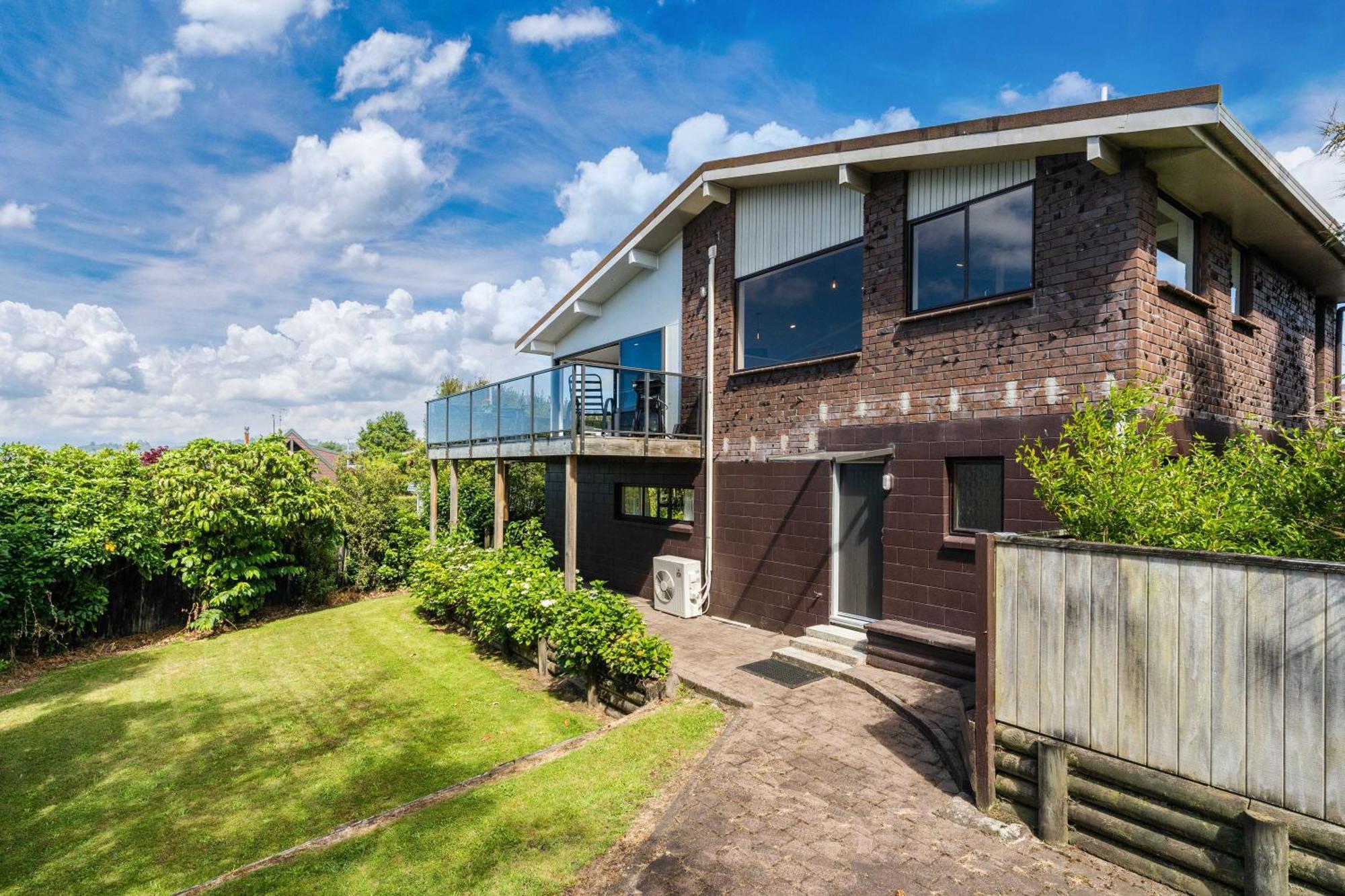 Ngaio Views - Lake Taupo Holiday Home Экстерьер фото